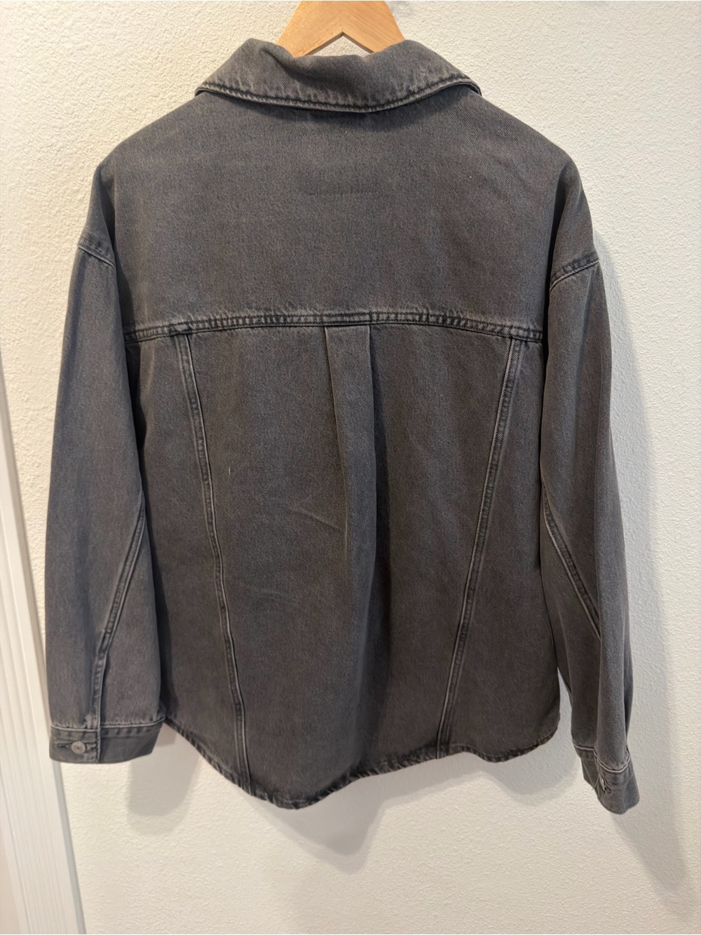 Levi’s Grey Shacket - Picture 3 of 3